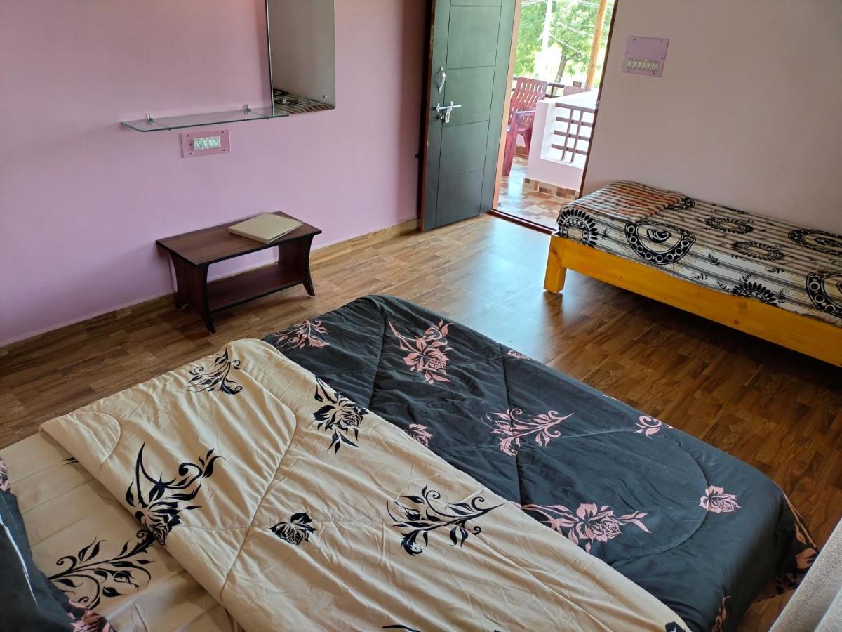 Prajwal Home Stay 함피 외부 사진